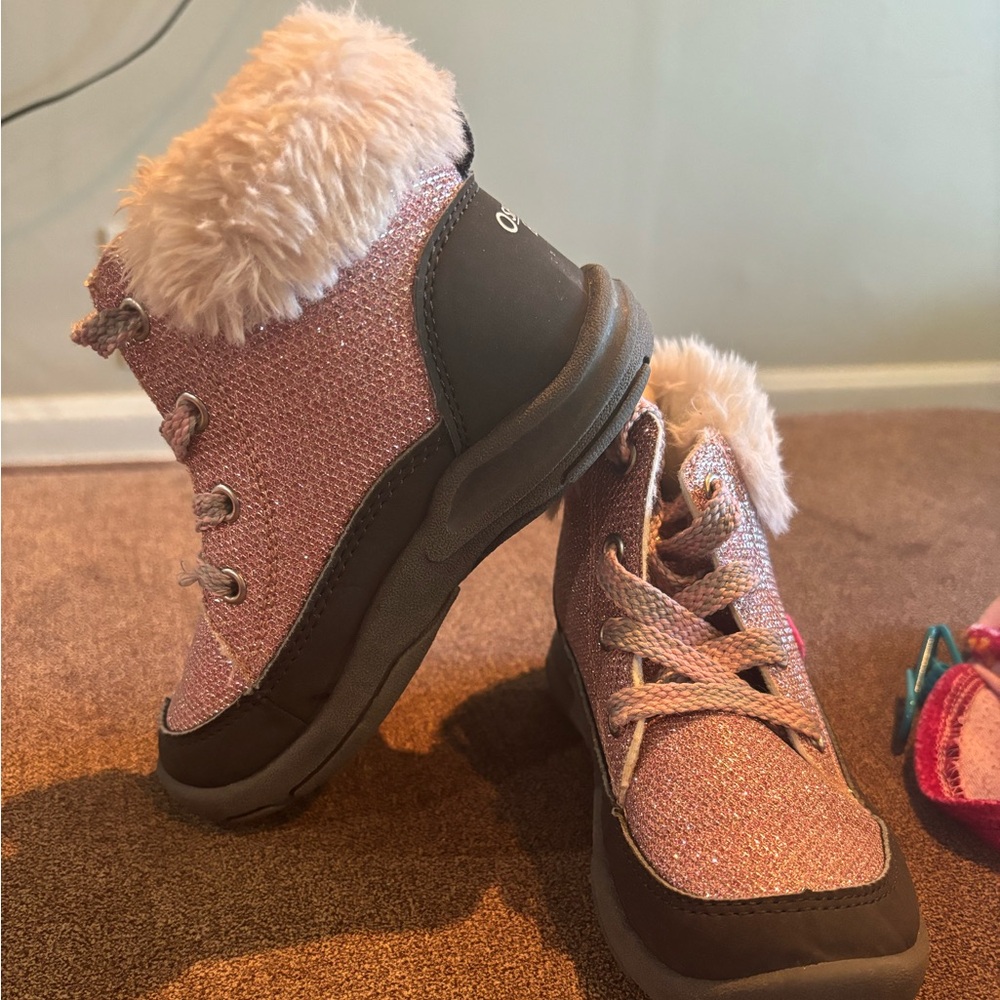 OshKosh snow boots size 9